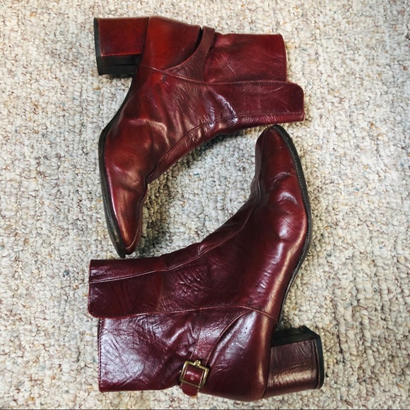 Vintage Italian (wine) leather boots w/rubber sole - Picture 6 of 7